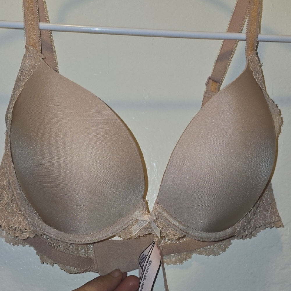 Victoria's Secret Lace Accent Bra in Beige